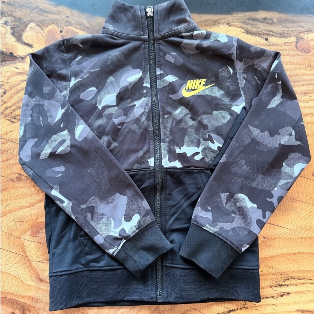 Nike Boys Zip Up Jacket Youth Medium 10-12 Camo Black Athletic